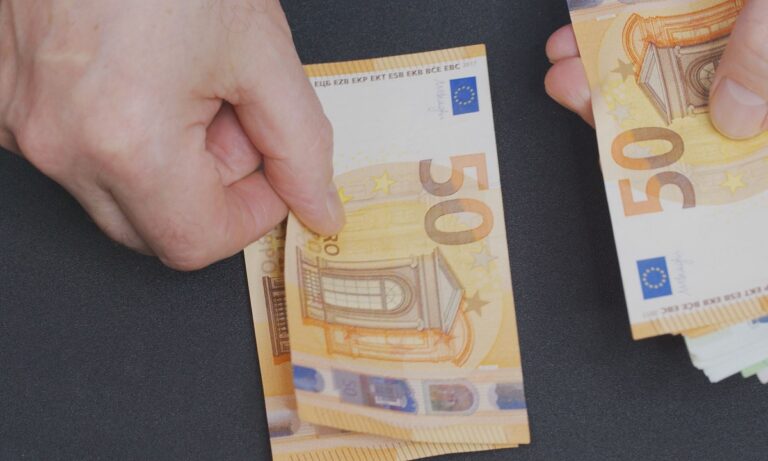 Επιταγή ακρίβειας 250 ευρώ: Πότε θα πληρωθεί – Ποιοι οι δικαιούχοι