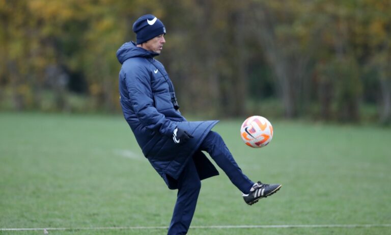 H τρελή πρόταση στον Αλμέιδα!