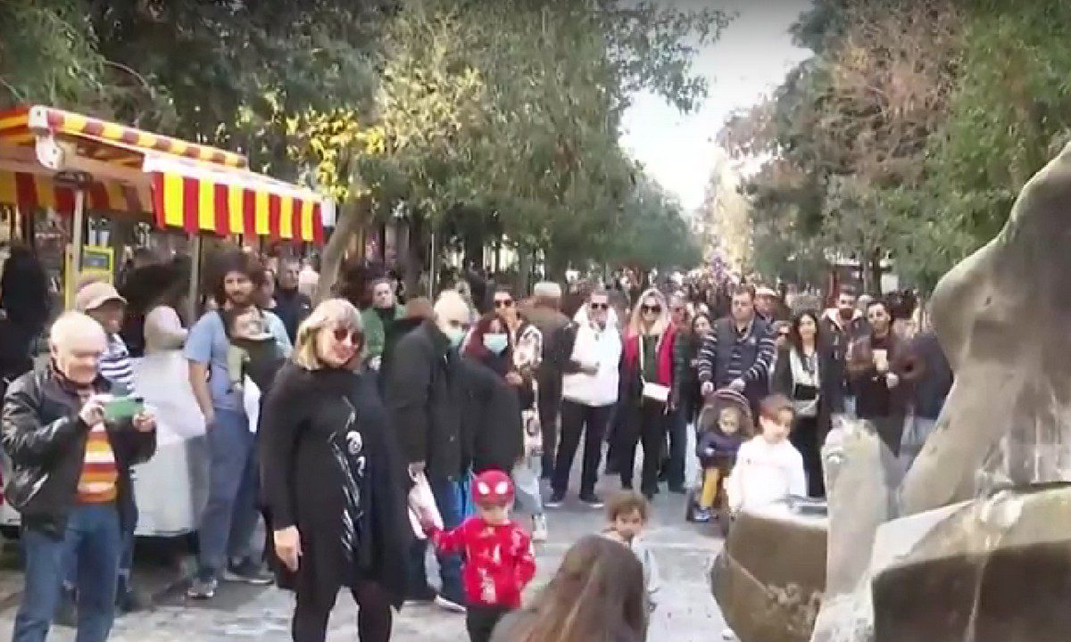 Αθήνα: Χιλιάδες τουρίστες και την Πρωτοχρονιά - Ουρές στην Ακρόπολη