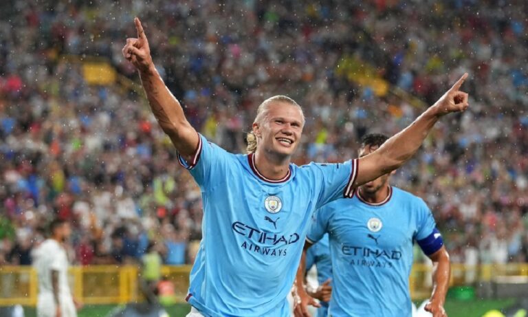 Η αστυνομία μόδας «ψάχνει» τον Χάαλαντ – Παίρνει άνετα το Χριστουγεννιάτικο βραβείο κακογουστιάς! (pic)