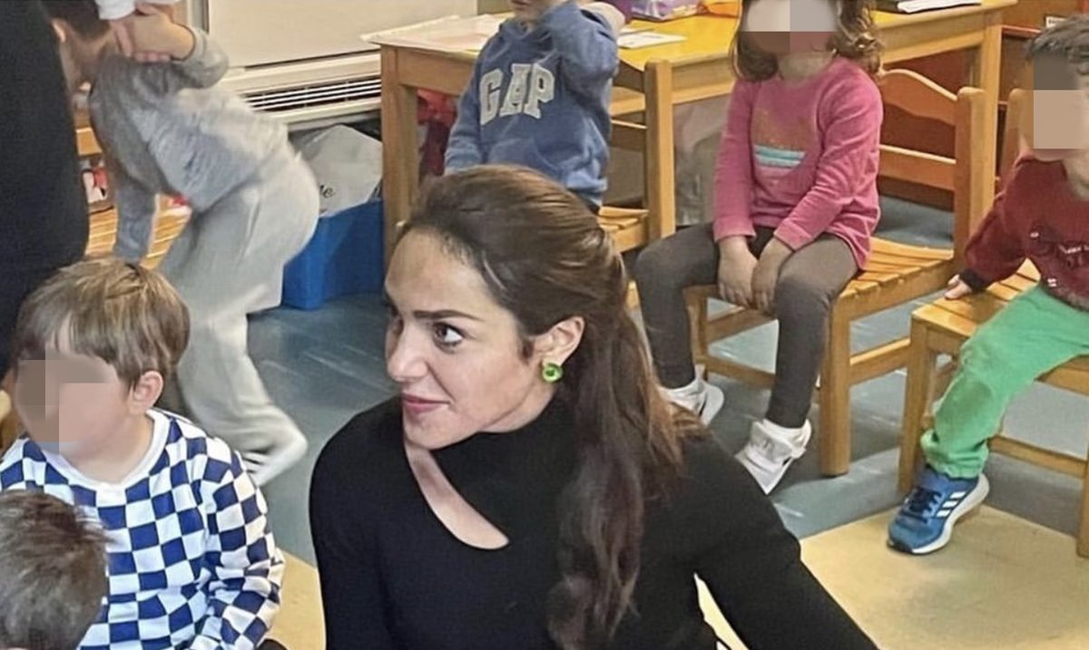 Κυβέρνηση – Δόμνα Μιχαηλίδου: Λένε ότι «σώζουν» τα παιδιά από τα «κακά» ιδρύματα και βγάζουν «διαφημιστικές» φωτό μαζί τους χωρίς να καλύπτουν τα πρόσωπα τους!