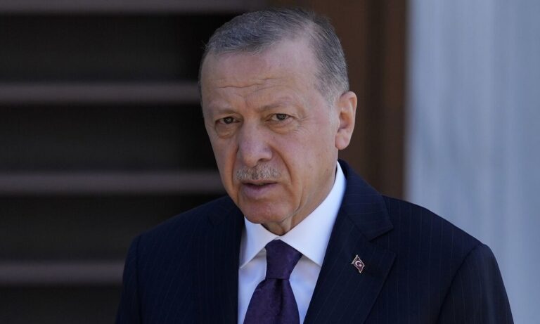 Τουρκία: Έξαλλος ο Ερντογάν – Τον «πετσοκόβει» το Reuters!