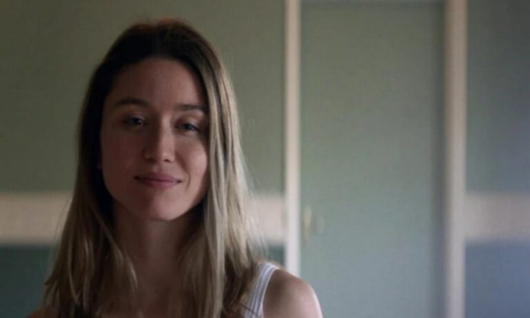 Μαύρο Ρόδο: Ο ξανθός άγγελος της σειράς του MEGA που ρίχνει τα social media! (pics)