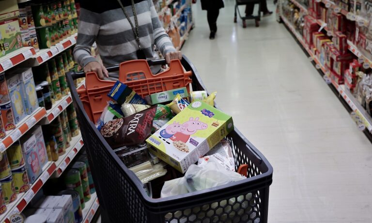 Food Pass – Super Market Pass: Ανατροπή – Σε δόσεις των 50 ευρώ το επίδομα – Οι δικαιούχοι