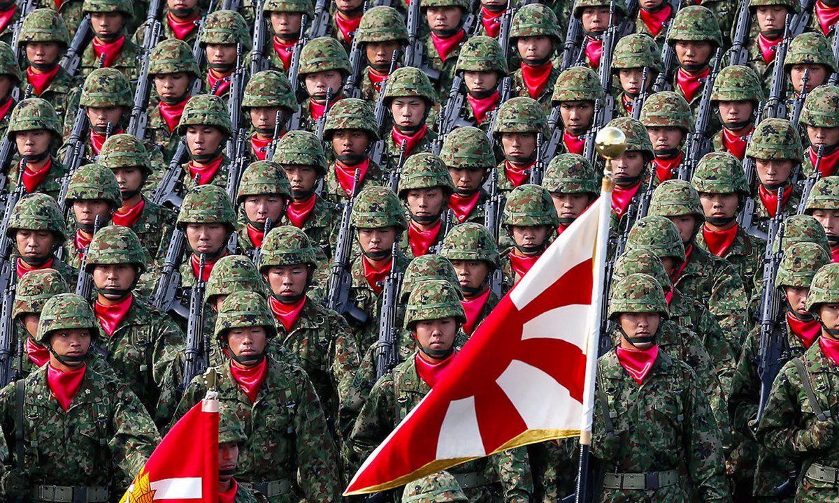 Ιαπωνία: Φοβάται και διπλασιάζει τις στρατιωτικές δαπάνες - Από πότε είχε να γίνει αυτό;