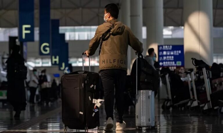Ηνωμένο Βασίλειο: Μετ’ εμποδίων η μετάβαση για τους ταξιδιώτες από την Κίνα
