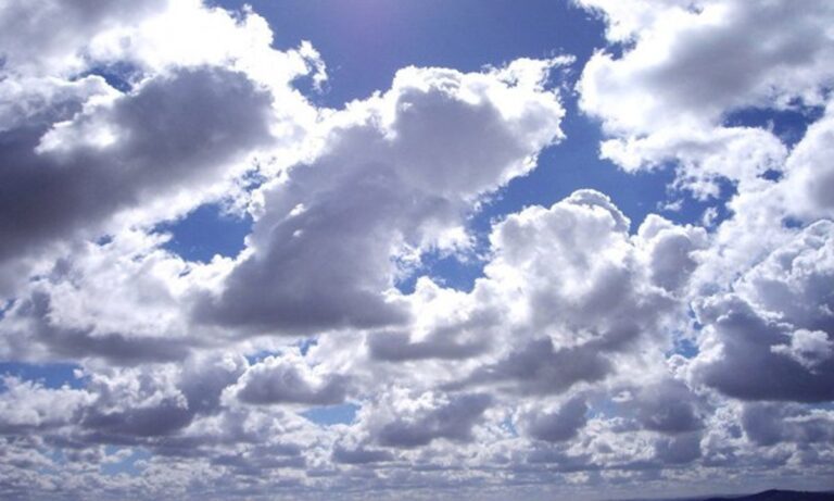 Καιρός (16/12): Ανεβαίνει η θερμοκρασία, ελαχιστοποιούνται οι βροχές, την Παρασκευή (vid)