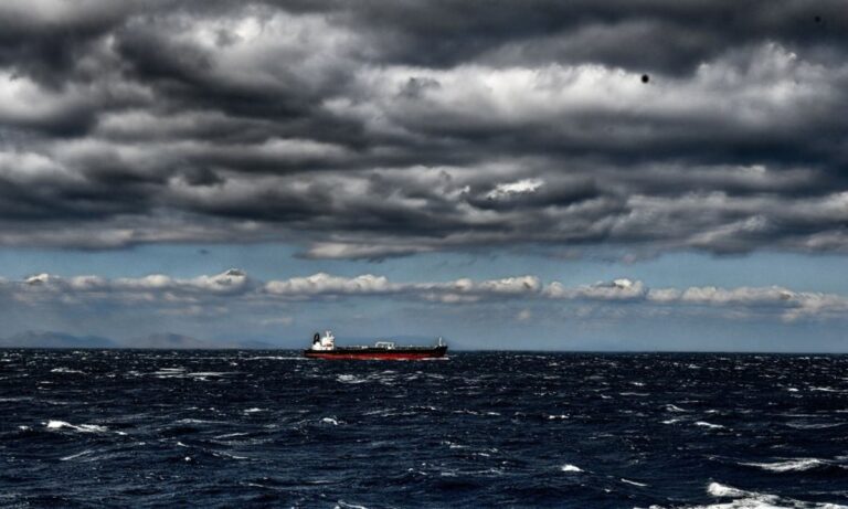 Καιρός με νεφώσεις και τοπικές – ασθενείς βροχές την Κυριακή (4/12)