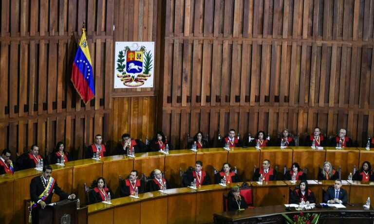 Βενεζουέλα: Διαλύεται η προσωρινή κυβέρνηση