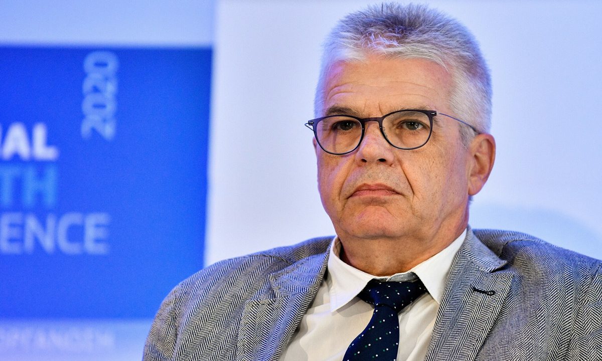 Χαράλαμπος Γώγος: «Οι μάσκες δημιούργησαν ψυχολογικά προβλήματα στα παιδιά» – Ο ίδιος το 2021 μιλούσε για «πολιτισμό της μάσκας»