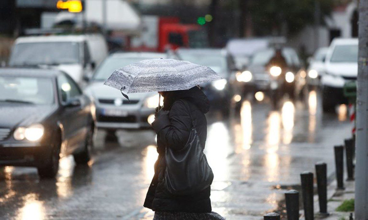 Καιρός με βροχές και καταιγίδες το Σάββατο (14/1) – Σε ποιες περιοχές θα ρίξει (vid)