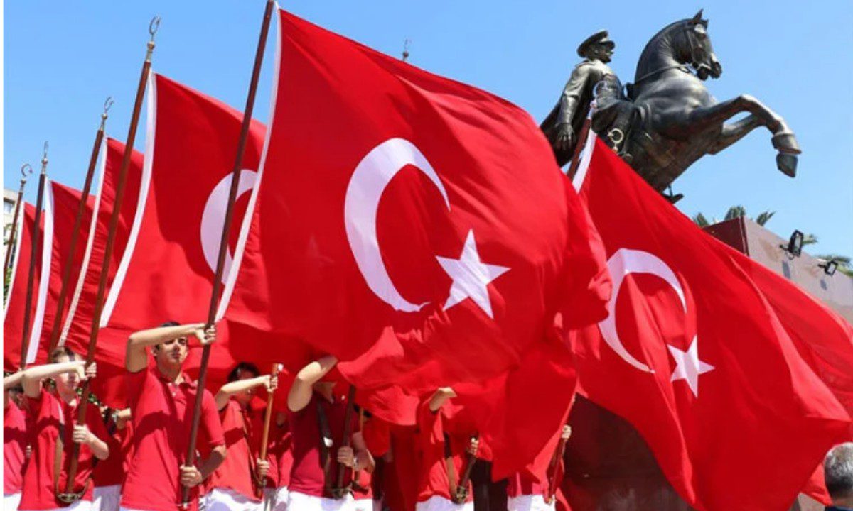 Σε προγραμματική συμφωνία προέβησαν τα κόμματα της αντιπολίτευσης στην Τουρκία, σχετικά με την αντιμετώπιση των ελληνοτουρκικών σχέσεων.