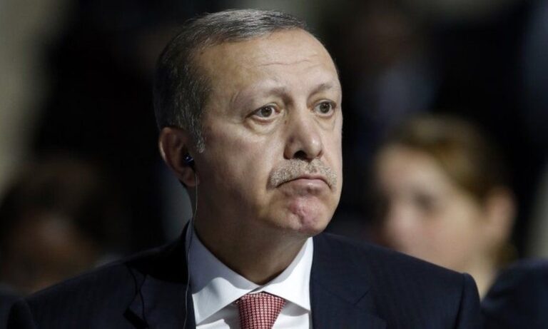 «Πετσοκόβουν» τον Ερντογάν τα ξένα ΜΜΕ ενόψει των τουρκικών εκλογών: «Το πάει για πλήρη δικτατορία»
