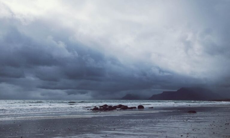 Συνεχίζεται ο άστατος καιρός και την Κυριακή (22/1) – Που θα έχουμε βροχές και καταιγίδες (vid)