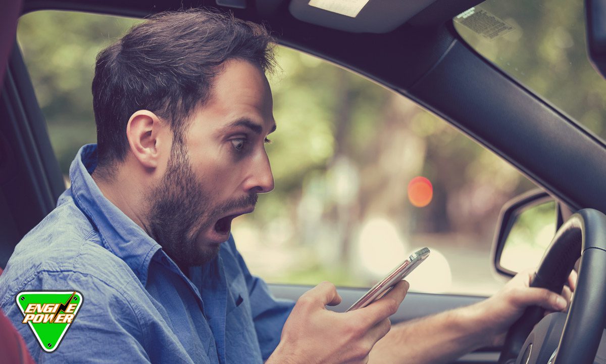 Το κινητό τηλέφωνο στην οδήγηση πρώτη αιτία των τροχαίων ατυχημάτων