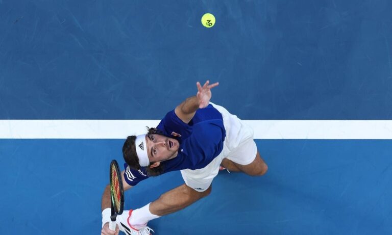 Στέφανος Τσιτσιπάς: Δυναμικό ξεκίνημα το 2023 – Σάρωσε τον Νταβίντ Γκοφάν!