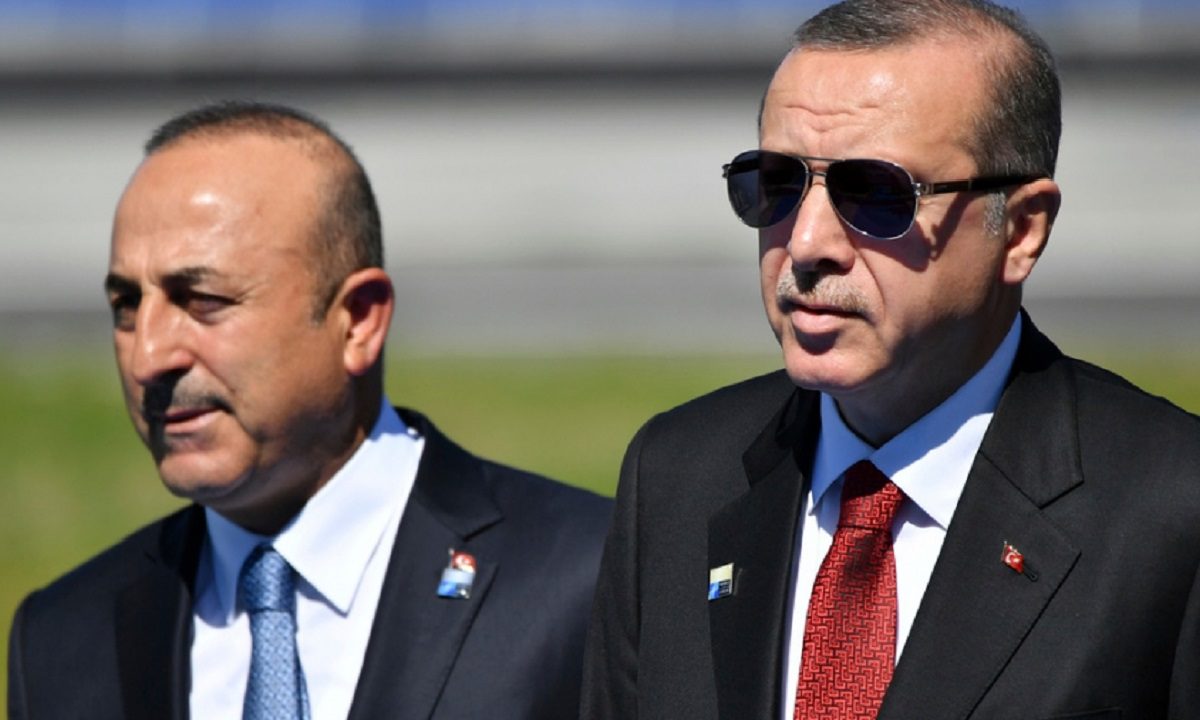Τουρκία: Στοχευμένες οι δηλώσεις του Υπουργού εξωτερικών Μεβλούτ Τσαβούσογλου - Έτσι θα εκμεταλλευθεί τον σεισμό ο Ρετζέπ Ταγίπ Ερντογάν.