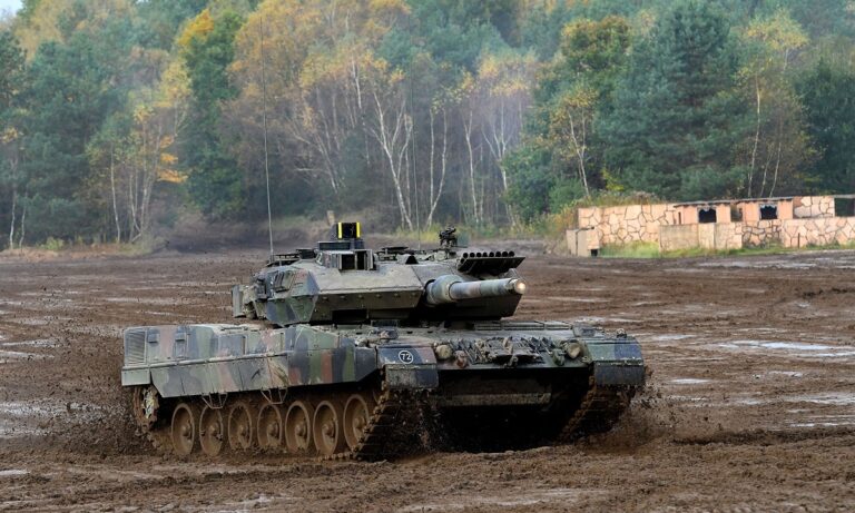 Εργοστάσιο για τα Leopard στην Ελλάδα – Αυτό συζητούν με τη Γερμανία