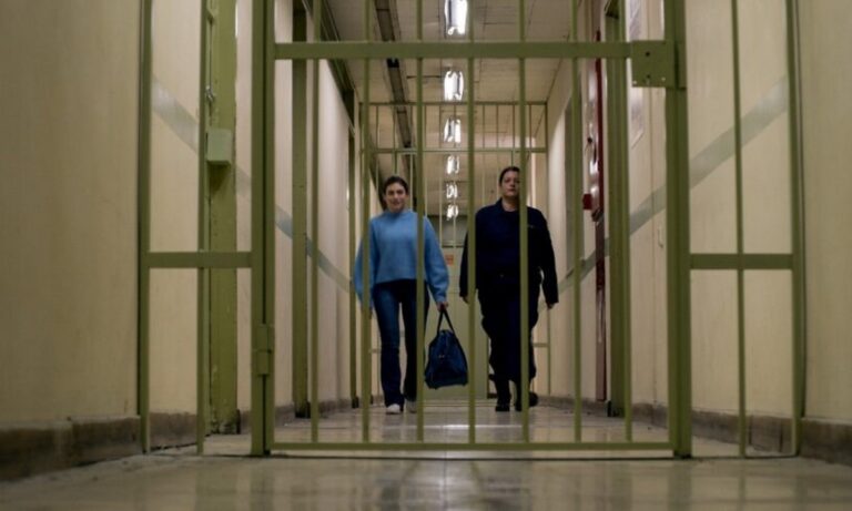 Παγιδευμένοι επόμενα επεισόδια: Αυτός βάζει τέλος στη φυλάκιση της Υβόννης