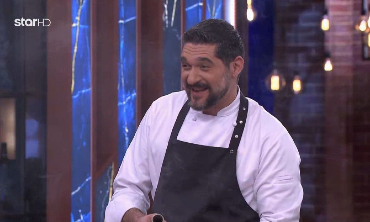 MasterChef: Ο Πάνος Ιωαννίδης δεν μπόρεσε να κλείσει μία από τις συσκευές που μαγειρικής, με αποτέλεσμα οι παίκτες να «λυθούν" στα γέλια.