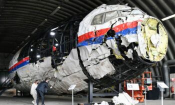 Πούτιν: «Ισχυρές ενδείξεις» πως είχε εμπλοκή στην κατάρριψη της πτήσης MH17!