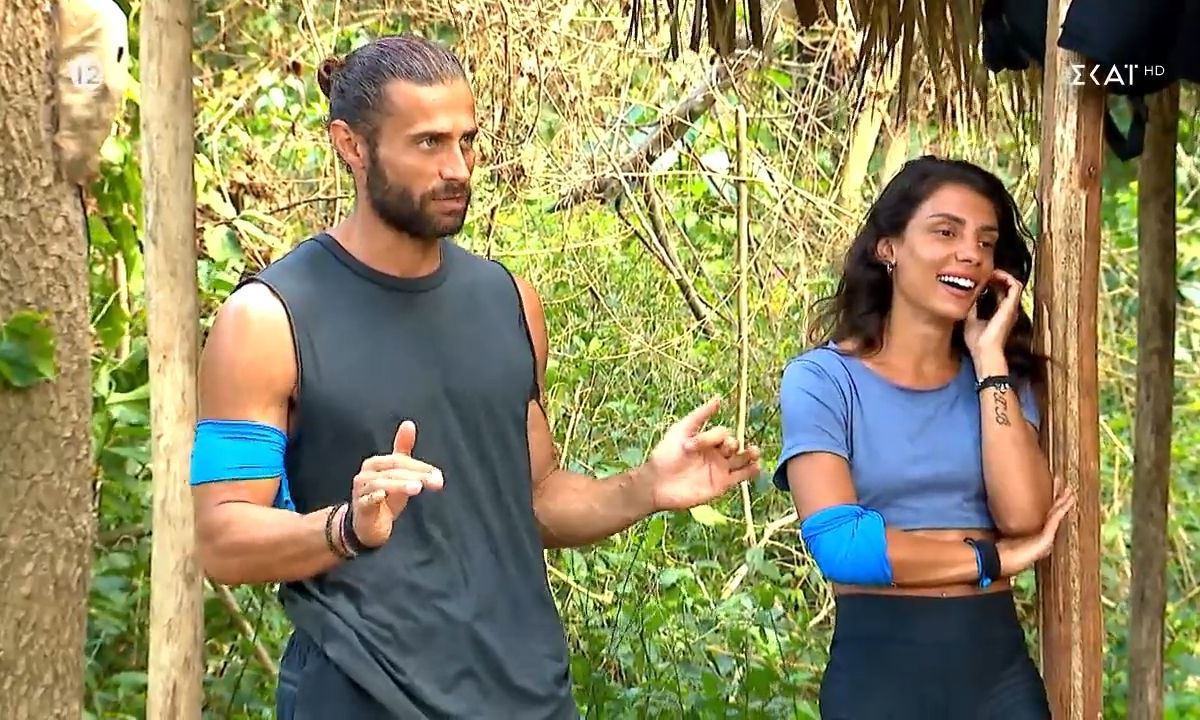 Κωνσταντίνος Βασάλος και Μαριαλένα Ρουμελιώτη φεύγουν παρέα στη ζούγκλα τα βάρδια. Το έδειξαν δύο φορές στο Survivor All Star.