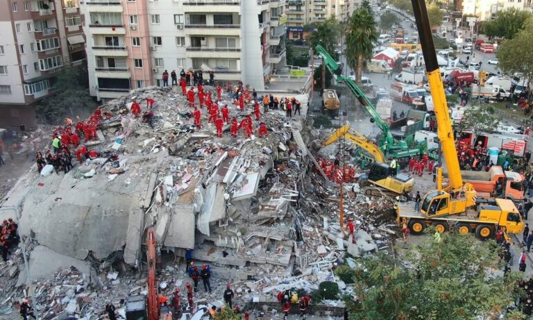 Τούρκοι: Εργάτες στην Ελλάδα συγκεντρώνουν βοήθεια για τον σεισμό στην Τουρκία