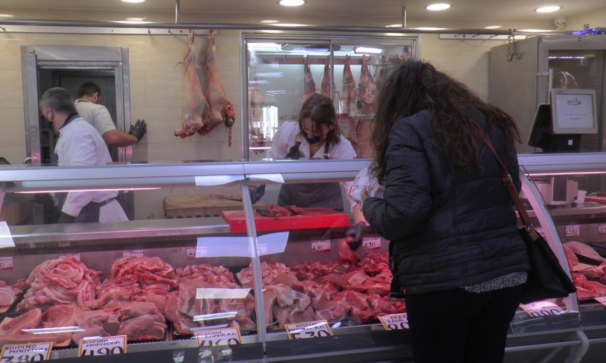 Συνθήκες φτώχειας στο ελληνικό τραπέζι - Ακριβότερο το κρέας στη χώρα από τον μέσο όρο της Ευρωζώνης - Αυξήσεις έως και 20% στις τιμές.