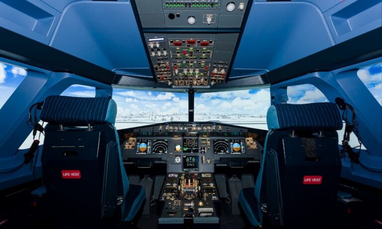 Γίνε για λίγο ο πιλότος ενός Airbus 320 ή ενός F-16