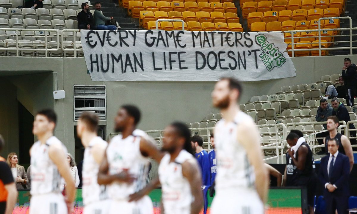 Η βαριά ήττα της Euroleague κι όσων επέμεναν να γίνει ο αγώνας