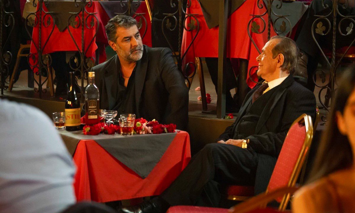 Αυτή η νύχτα μένει επόμενα επεισόδια: Η Φωτεινή στριμώχνει τον Στρατή