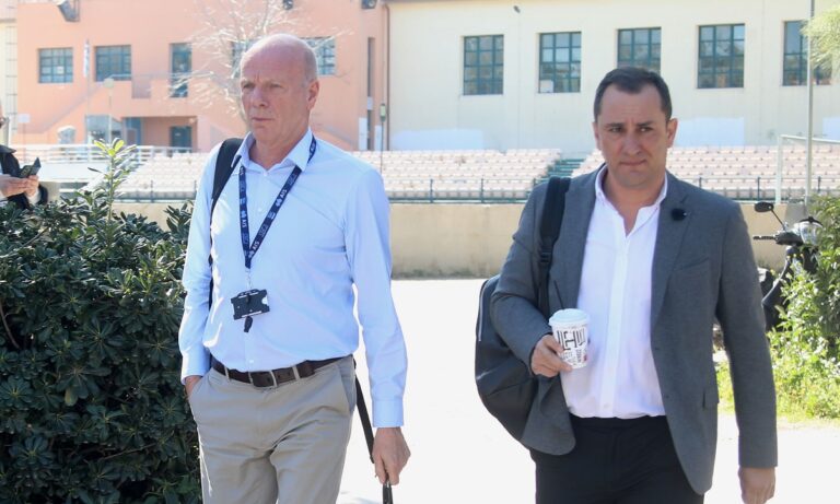 Super League 1: Σε εξέλιξη η συνάντηση των ομάδων με τον Μπένετ – Έφτασαν όλοι, ξεκίνησε η συζήτηση! (pics)