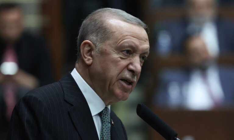 Τουρκία: «Τρίζει η καρέκλα» του Ερντογάν – Τι δείχνουν οι τελευταίες δημοσκοπήσεις για τις επικείμενες εκλογές