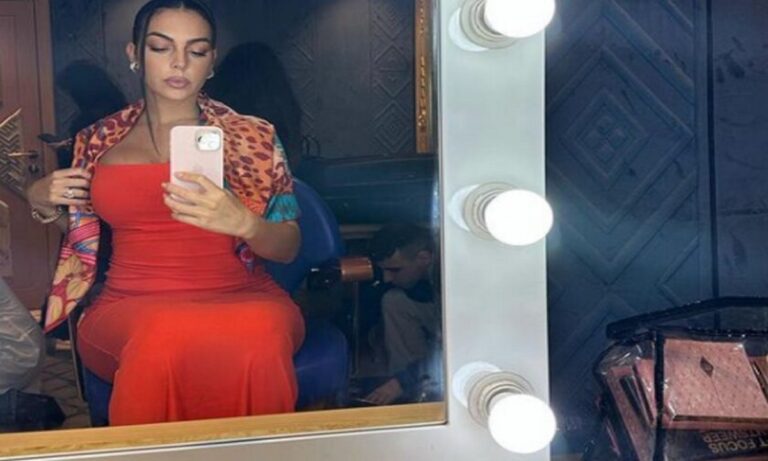 Τζορτζίνα Ροντρίγκεζ: Κάλυψε τα μαλλιά της αλλά ξέχασε να βάλει μπλούζα