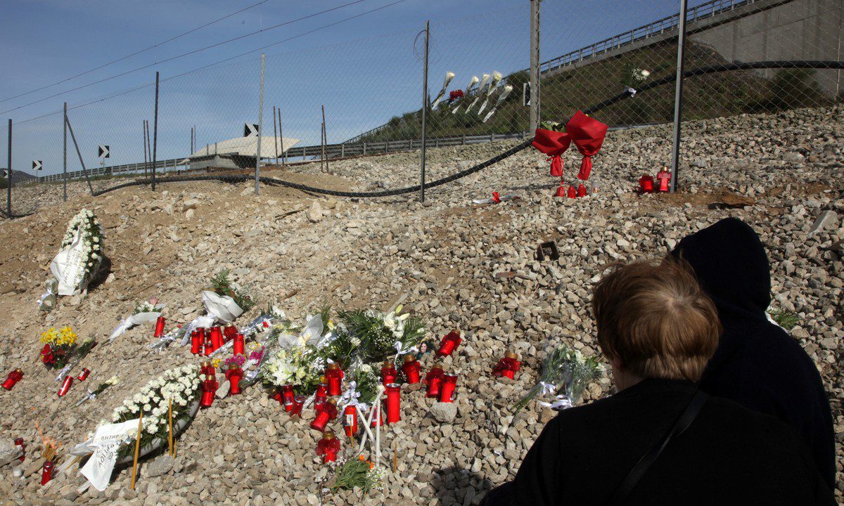 Τέμπη: Αυτά είναι τα μέτρα στήριξης προς τις οικογένειες θυμάτων – Ένα θετικό πρώτο βήμα