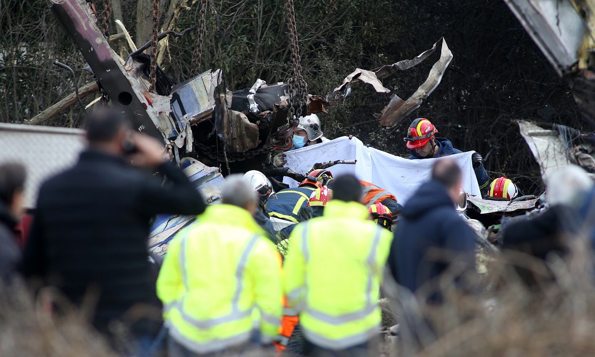 Εθνική τραγωδία στα Τέμπη: Δεν έχει τέλος η τραγωδία στα Τέμπη, με τον αριθμό των νεκρών από το σιδηροδρομικό δυστύχημα να ανεβαίνει διαρκώς.