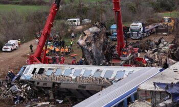 Κοινωνία: Τραγωδία στα Τέμπη: Θρίλερ για την τύχη δύο επιβατών – Δεν έχει ταυτοποιηθεί το DNA τους