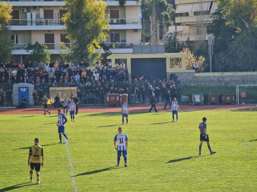 Χολαργός - Ηλυσιακός: 0-0 στο ημίχρονο - Χαμός τίγκα το γήπεδο με 4 χιλιάδες κόσμο 
