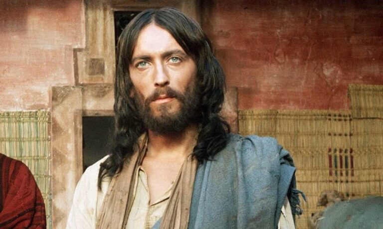 Πώς είναι σήμερα ο ηθοποιός που έπαιξε τον Ιησού από τη Ναζαρέτ;
