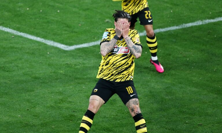 Αν η ΑΕΚ πάρει το πρωτάθλημα πάνω-πάνω θα πρέπει να γράφει Στίβεν Τσούμπερ! Το έσωσε ο Αλμέιδα με τις αλλαγές