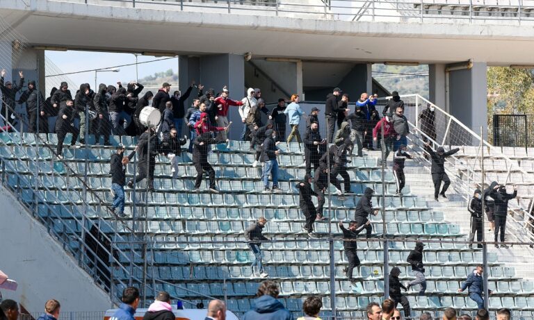 Super League 2: Χαμός και οριστική διακοπή στο Νίκη Βόλου – ΑΕΛ – Λυτρώθηκε στο φινάλε ο Μακεδονικός –