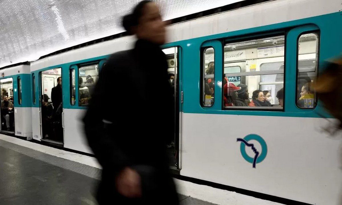 Γαλλία: Σκοτώθηκε εξαιτίας ενός παλτού – Έχει ευθύνη ο οδηγός του μετρό;