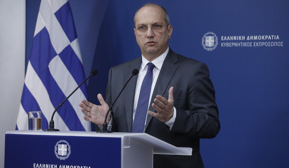 Εμπαίζει τον κόσμο ο Γιάννης Οικονόμου: Είπε «προσωπική στιγμή» το «γ…ω το ΠΑΣΟΚ» που φώναζε σε καφετέρια της Λαμίας