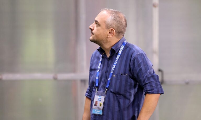 Ειρωνείες και υπονοούμενα ο Τάσος Τσατάλης για τον elite διαιτητή – Τι είπε για Ολυμπιακό και Καραϊσκάκη