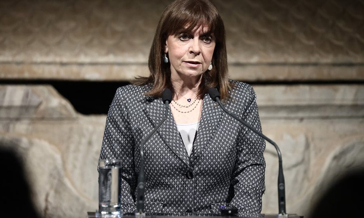 Κατερίνα Σακελλαροπούλου: Ασχολείται μόνο με την Ουκρανία – Ούτε κουβέντα για τα ελληνοτουρκικά και τις αθλιότητες Ράμα, ως συνήθως