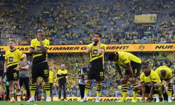 Bundesliga: Δίδαξαν ήθος οι οπαδοί της Ντόρτμουντ – Αποθέωσαν τους παίκτες παρά την απώλεια του τίτλου (vid)
