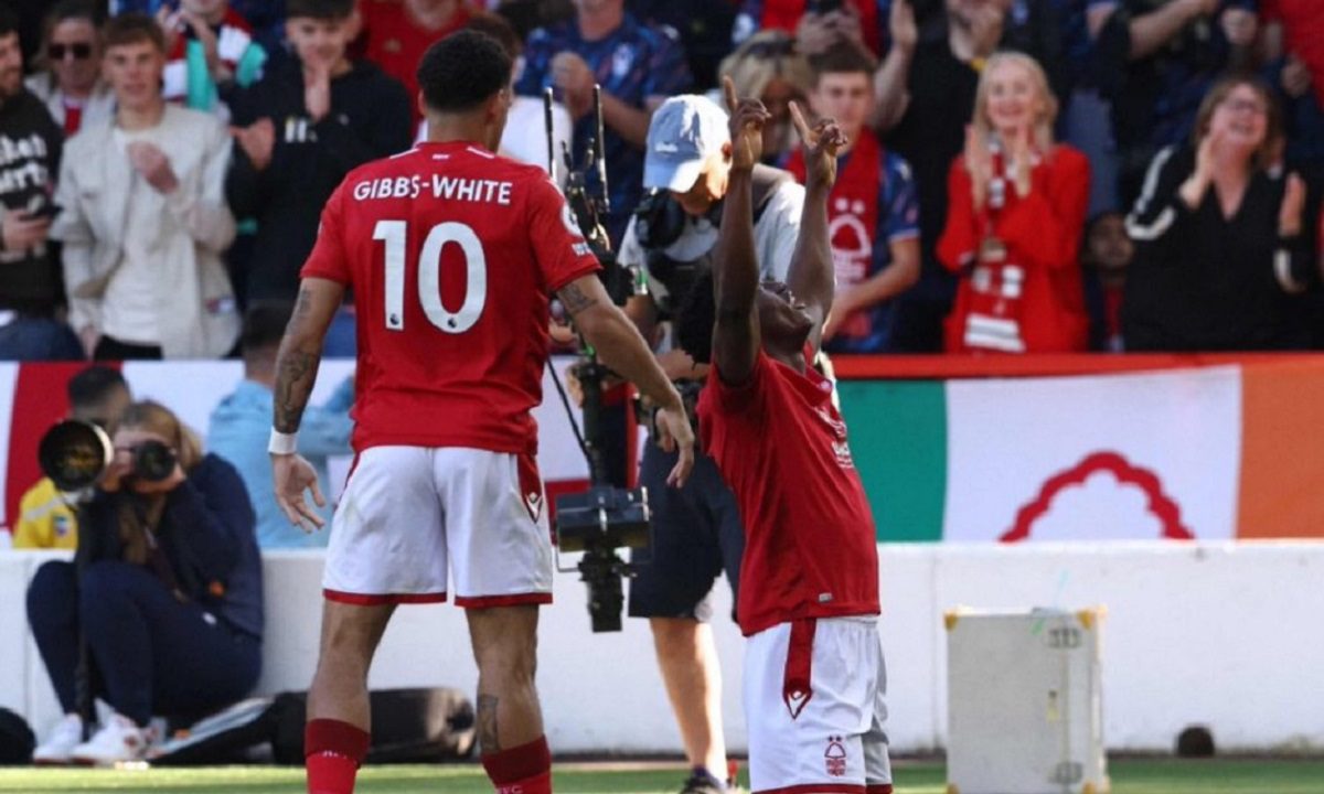 Premier League: Η Νότιγχαμ Φόρεστ σώθηκε και έστεψε πρωταθλήτρια τη Μάντσεστερ Σίτι – Έκρηξη χαράς από Βαγγέλη Μαρινάκη