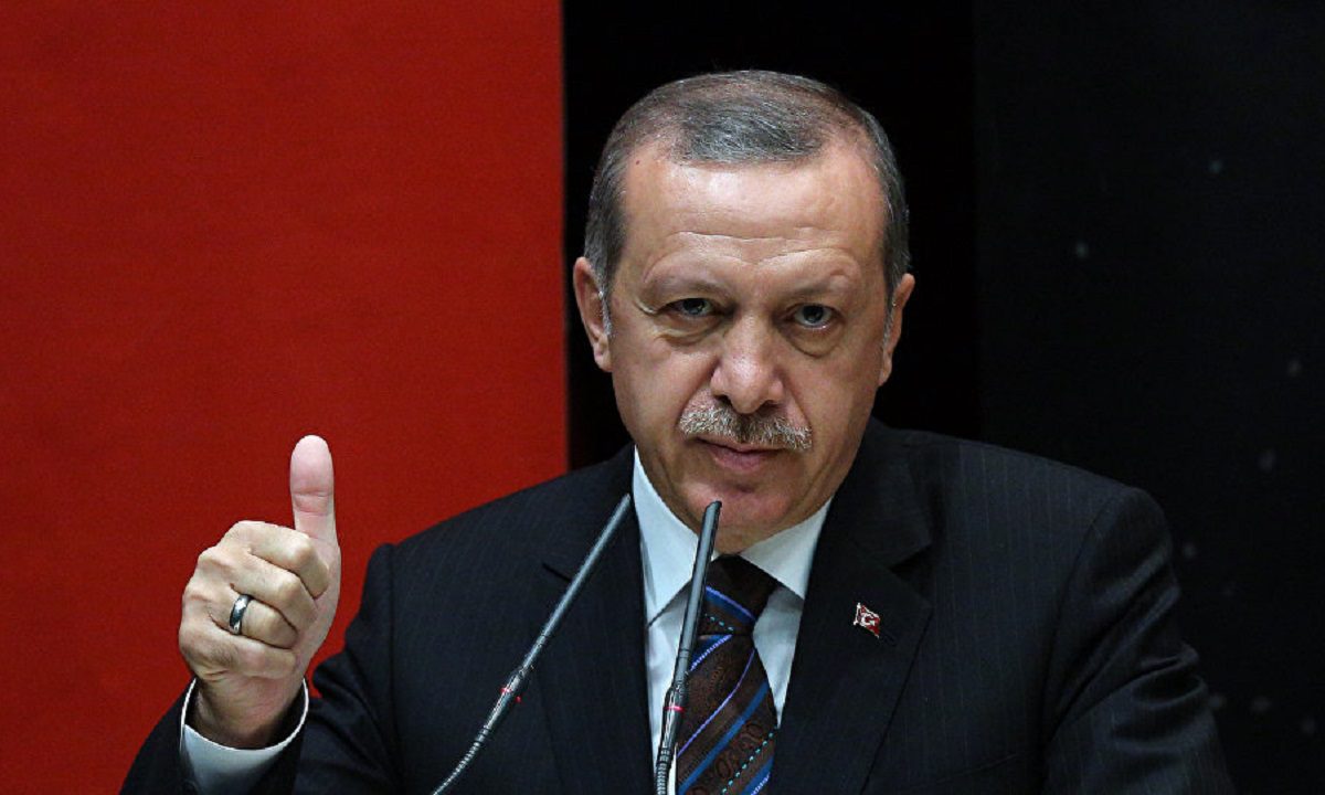Αυξάνει τη ρητορική κατά της Ελλάδας ο Ερντογάν, ενόψει του 2ου γύρου, «τουρκική σαλάτα» τα έκανε ο Κιλιτσντάρογλου