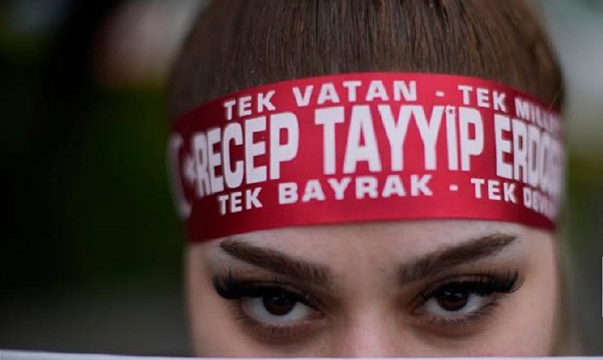 Τουρκία: Η νίκη Ερντογάν σόκαρε το χρηματιστήριο – Πάγωσαν οι συναλλαγές