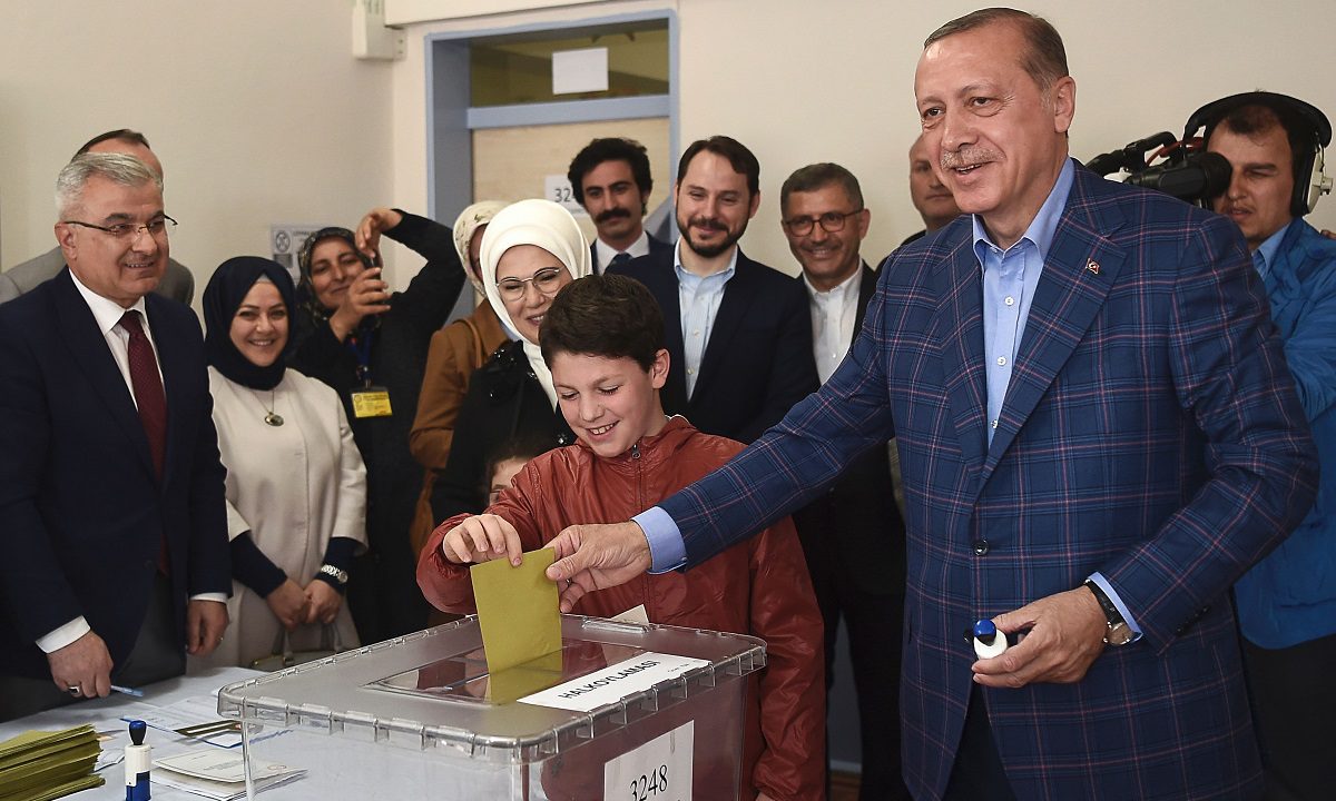 Τουρκία: Φόβος για πιθανή νοθεία των εκλογών από τον Ερντογάν!